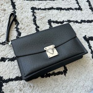 Like new authentic Louis Vuitton Belaia Ardoise Taiga leather clutch